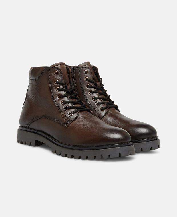 Schnürstiefeletten
