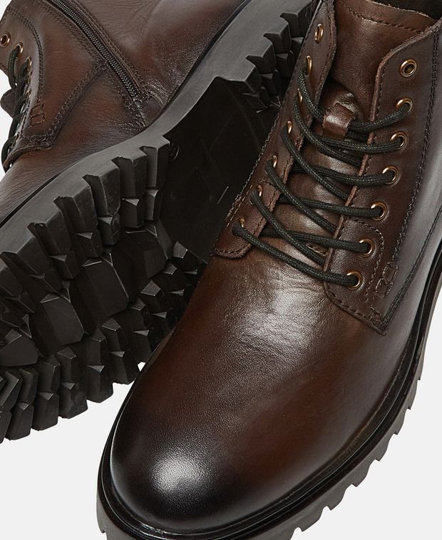 Schnürstiefeletten