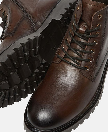 Schnürstiefeletten