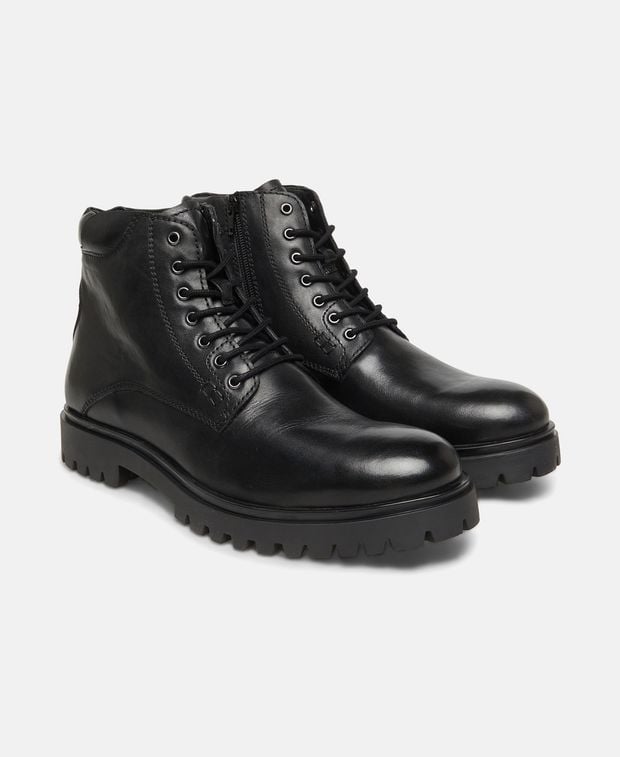 Schnürstiefeletten