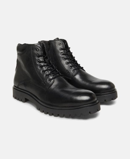 Schnürstiefeletten