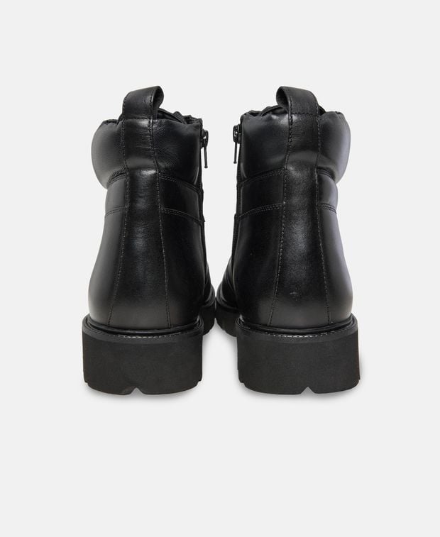 Schnürstiefeletten