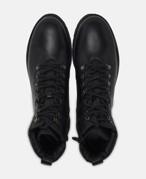 Schnürstiefeletten