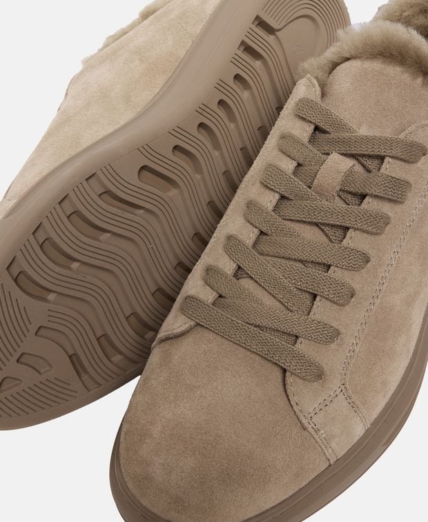 Sneaker
