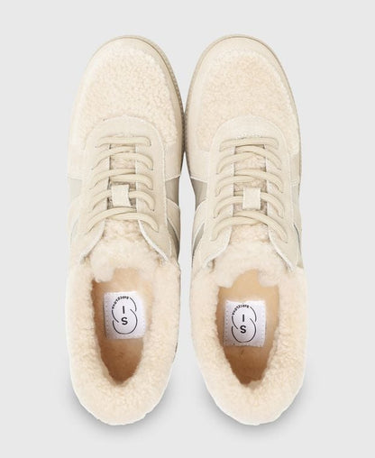 Sneaker