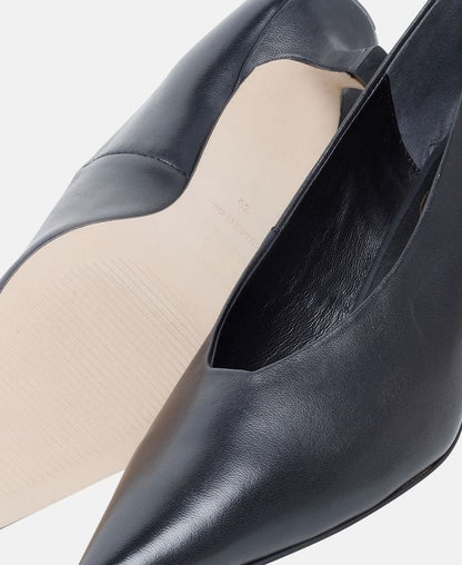 Pumps Easton