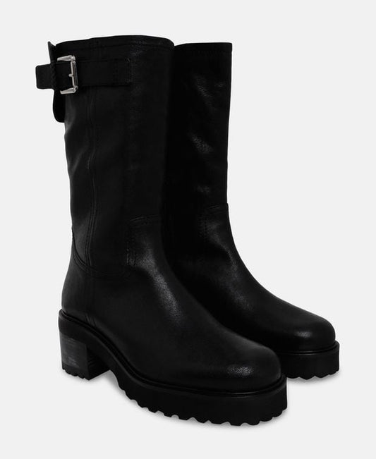 Wadenhohe Stiefel Tina