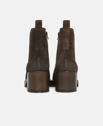 Chelsea Boots