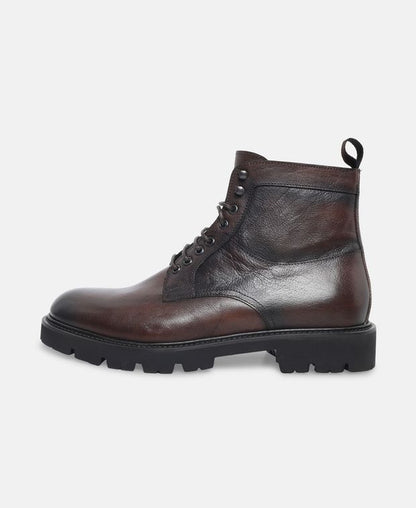 Schnürboots