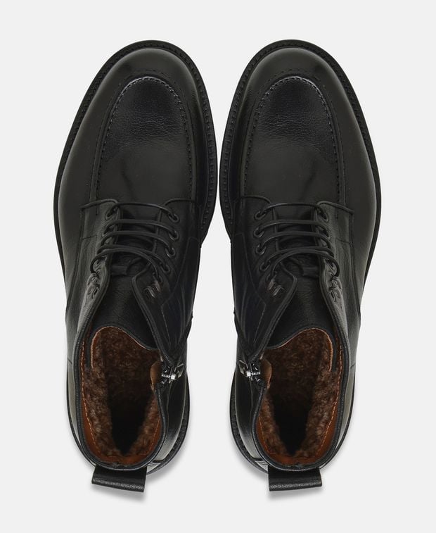 Schnürstiefeletten