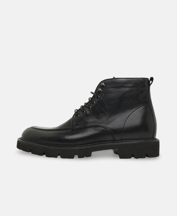 Schnürstiefeletten
