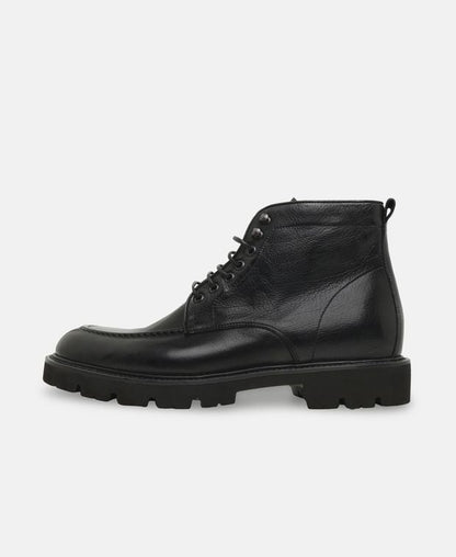 Schnürstiefeletten