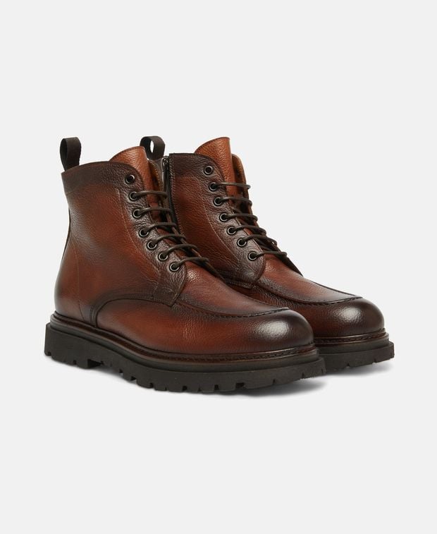 Schnürstiefeletten