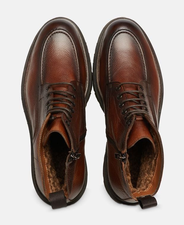 Schnürstiefeletten