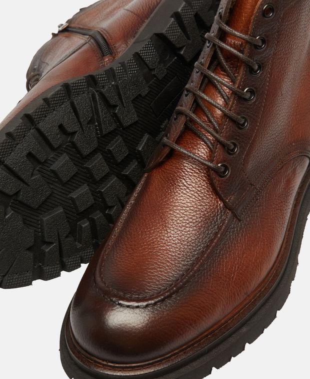 Schnürstiefeletten