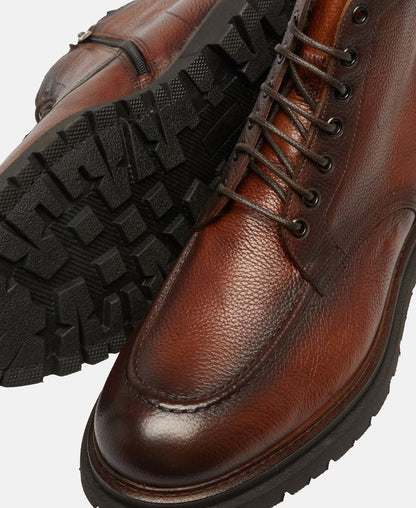 Schnürstiefeletten