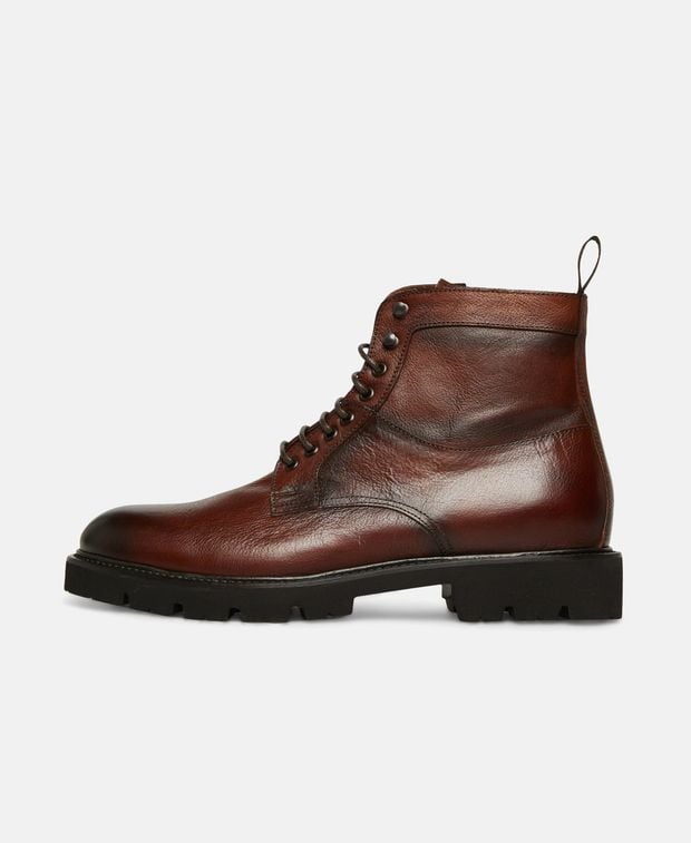 Schnürstiefeletten
