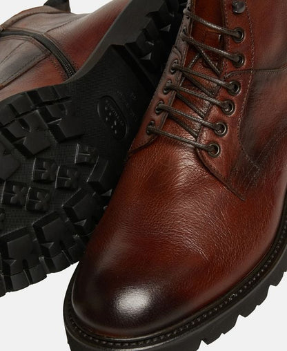 Schnürstiefeletten