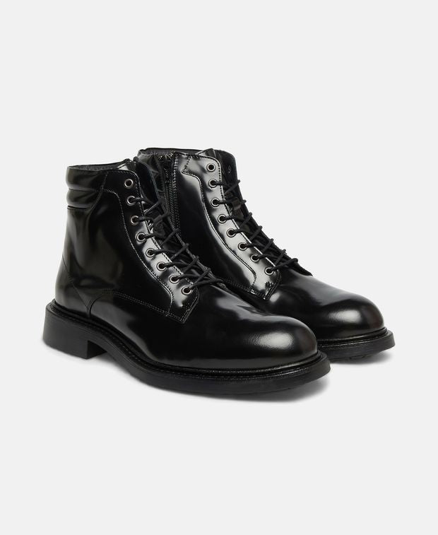 Schnürstiefeletten