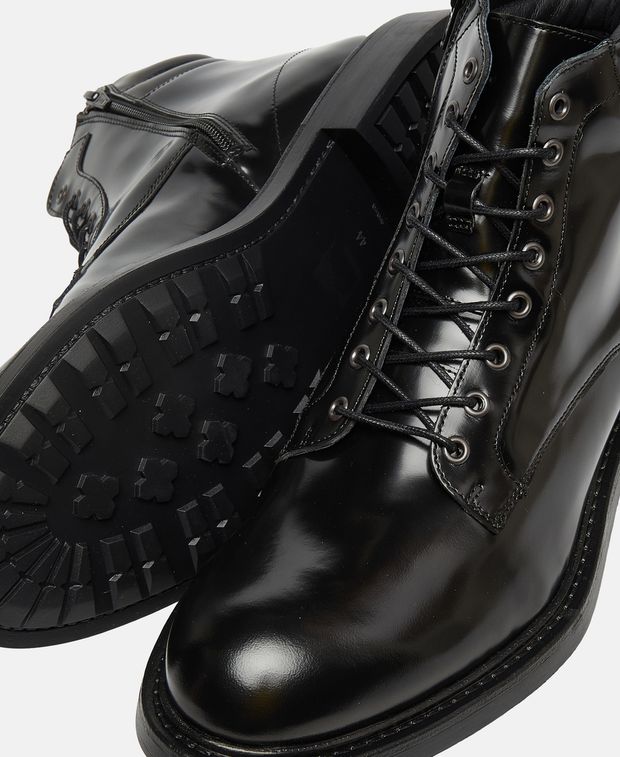 Schnürstiefeletten