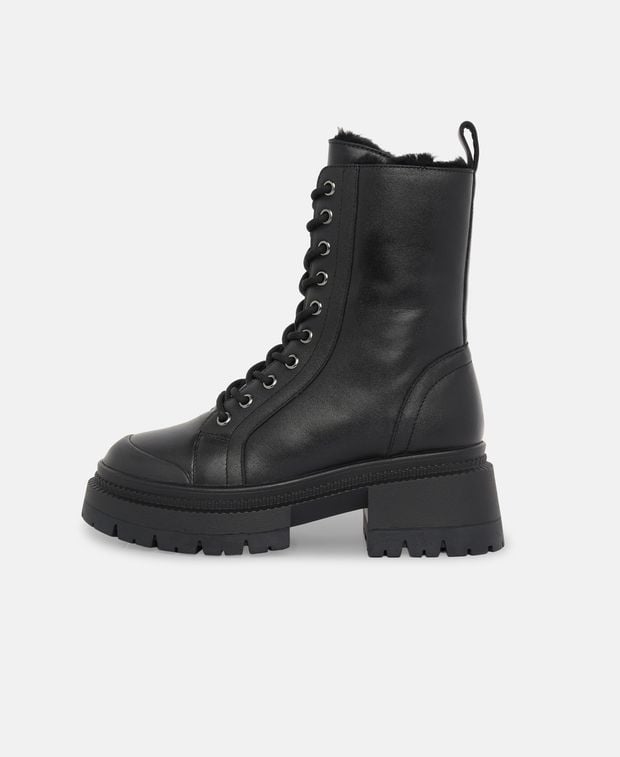 Schnürstiefeletten