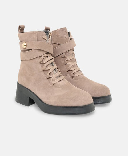 Schnürstiefeletten