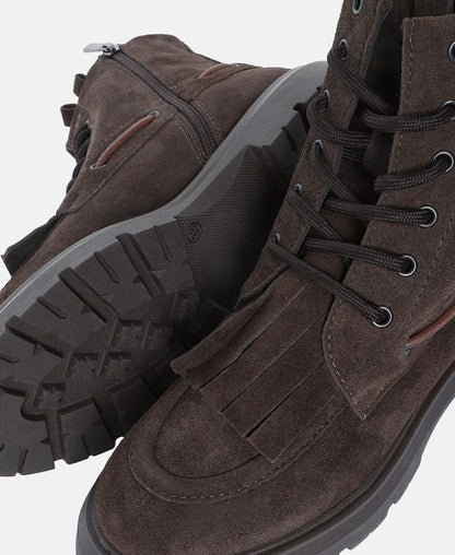 Schnürstiefeletten