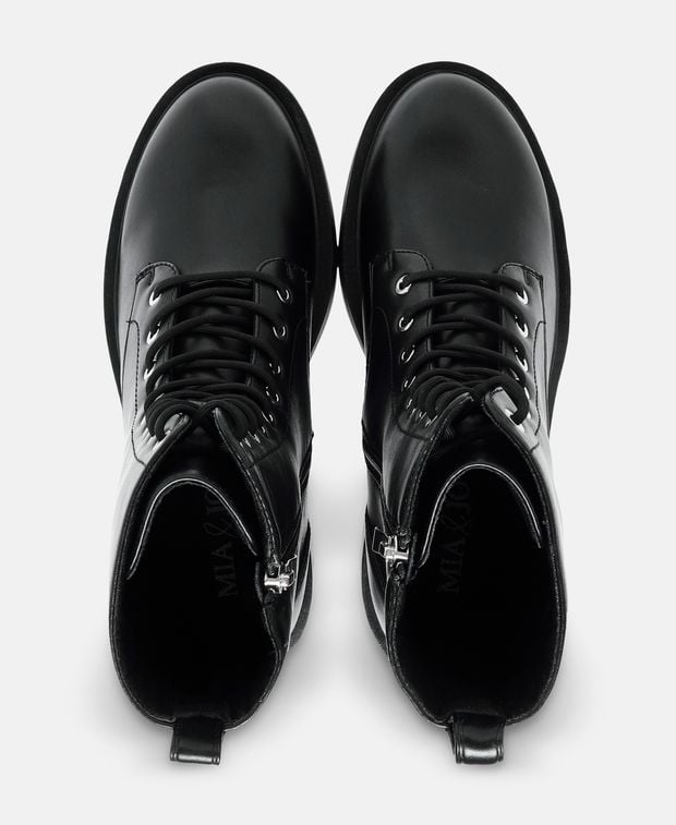 Schnürstiefeletten