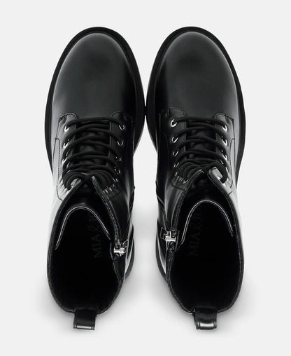 Schnürstiefeletten