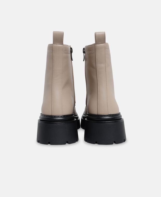 Schnürstiefeletten