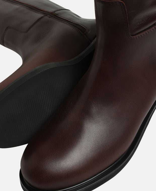 Stiefel Elena