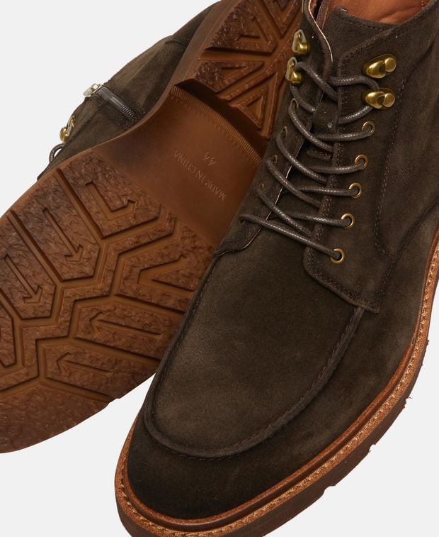 Schnürstiefeletten