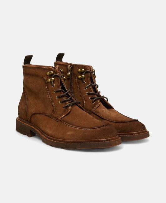 Schnürstiefeletten
