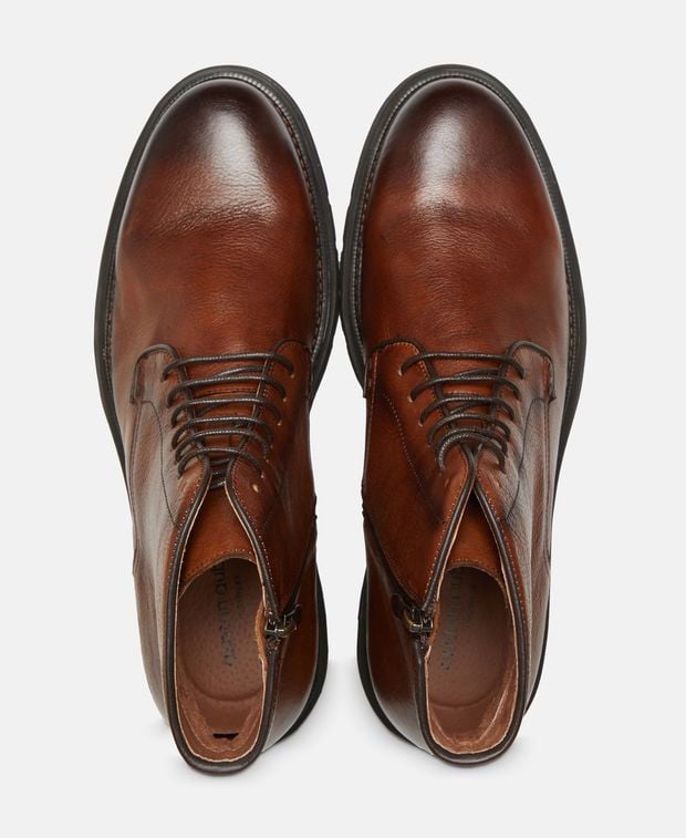 Schnürstiefeletten