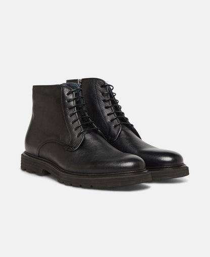 Schnürstiefeletten