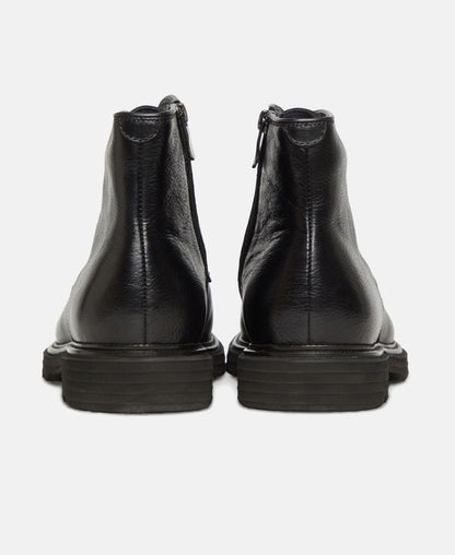Schnürstiefeletten