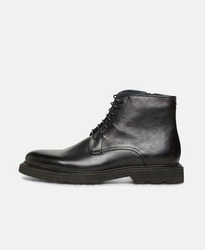 Schnürstiefeletten