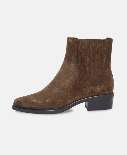 Chelsea Boots