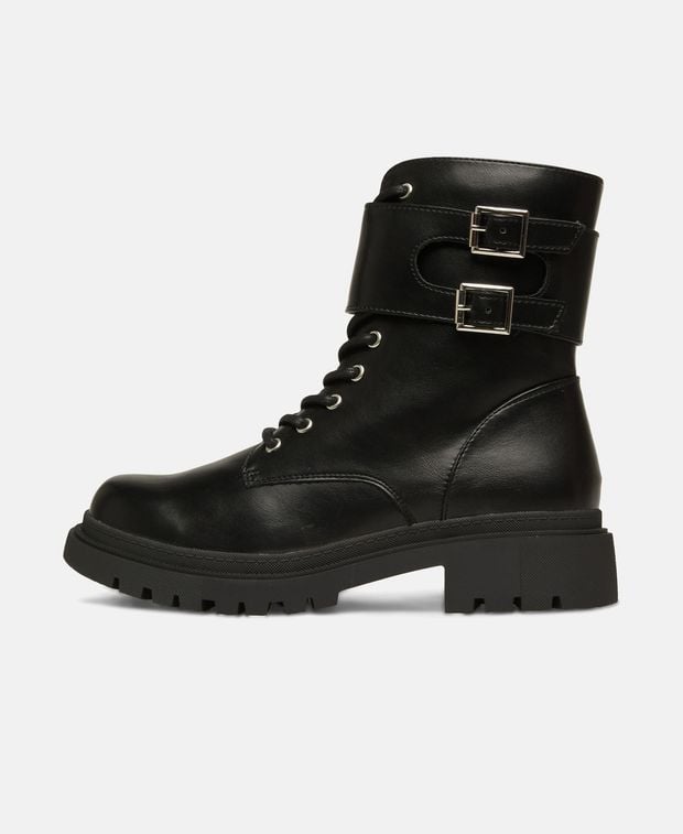 Schnürstiefeletten