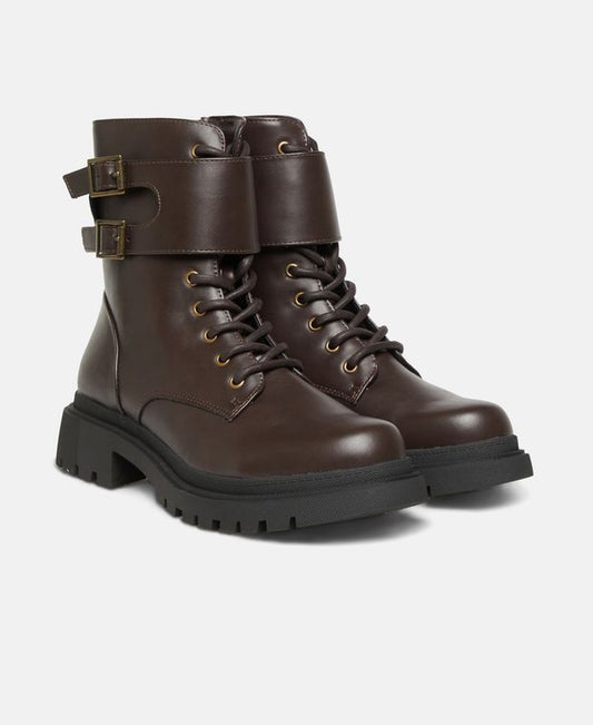 Schnürstiefeletten