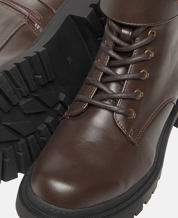 Schnürstiefeletten
