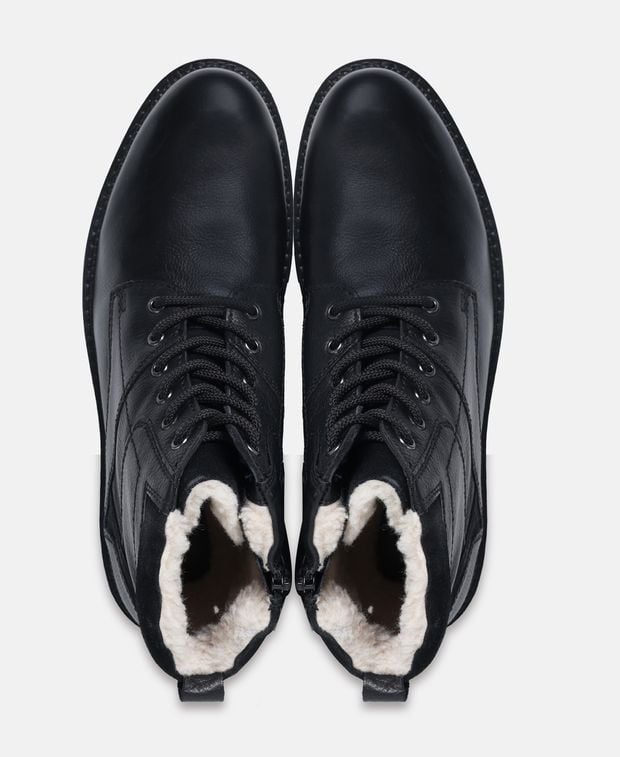 Schnürstiefeletten