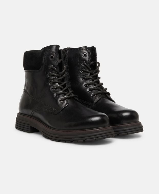 Schnürstiefeletten