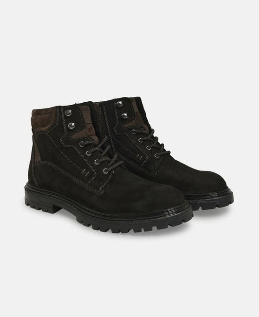 Schnürstiefeletten