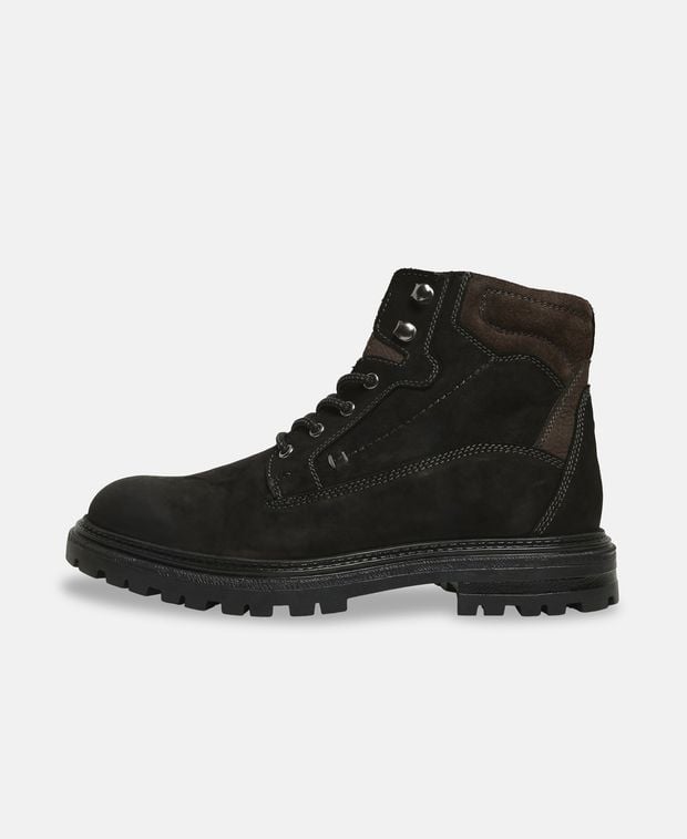 Schnürstiefeletten