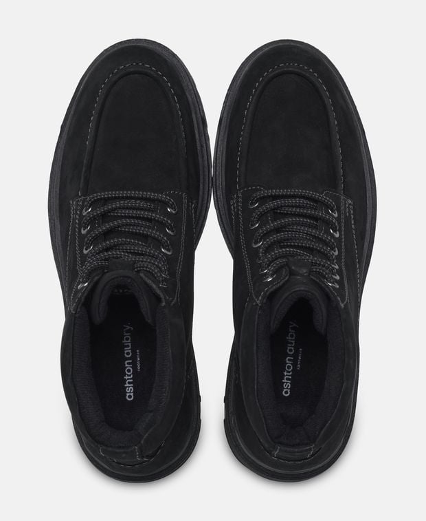 Schnürstiefeletten