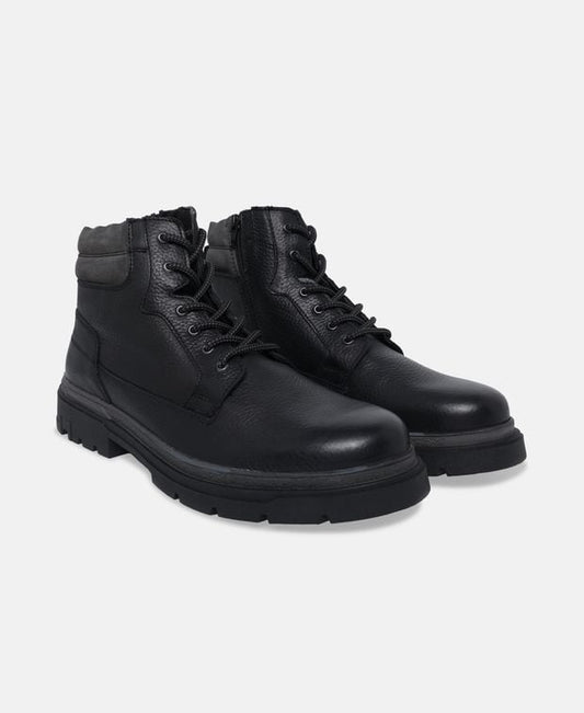 Schnürstiefeletten