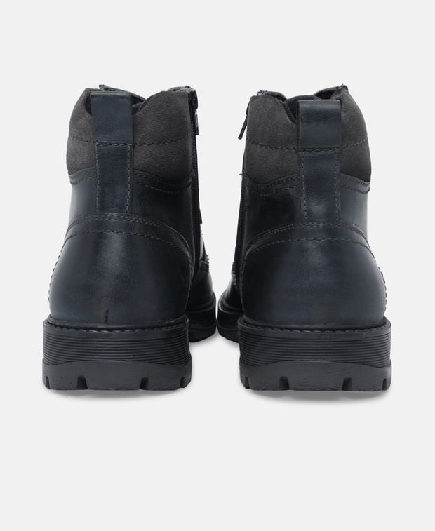 Schnürstiefeletten