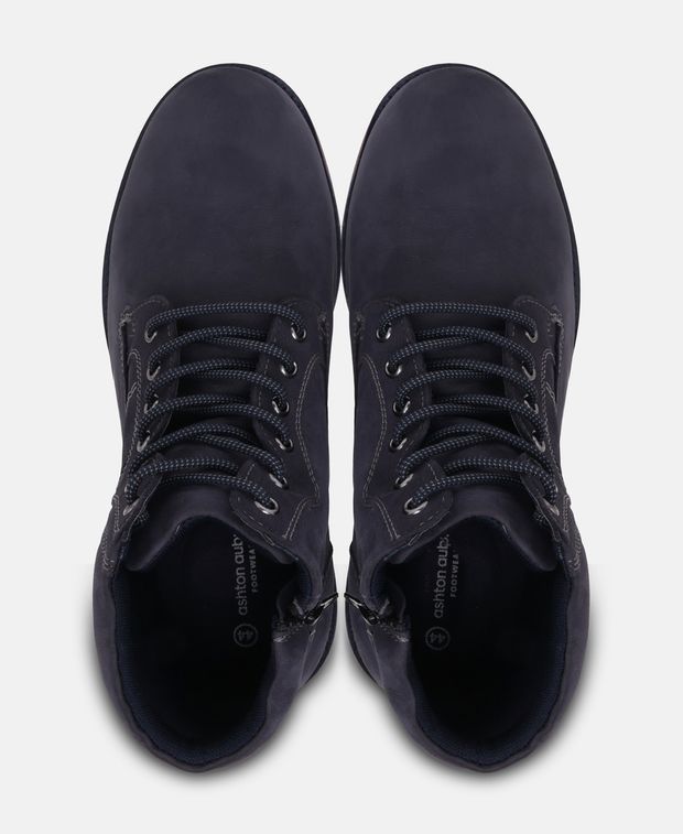 Schnürboots