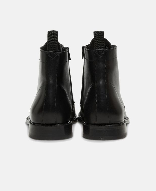 Schnürstiefeletten